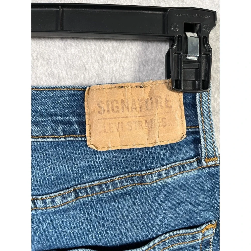 Signature Levi Strauss Jeans Mens 28x30‎ Blue Denim Stretch Slim Straight Leg